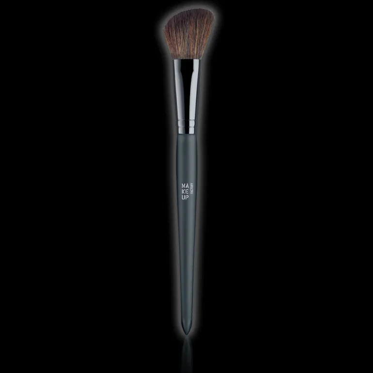 BLUSH BRUSH