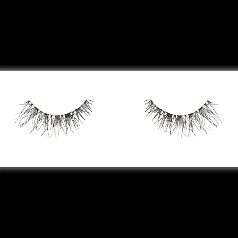 TAILORED LASHES HOODED EYES